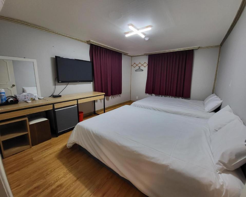 Emerald Ace Hotel Jeju by Eksteriør bilde