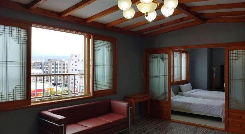 Emerald Ace Hotel Jeju by Eksteriør bilde